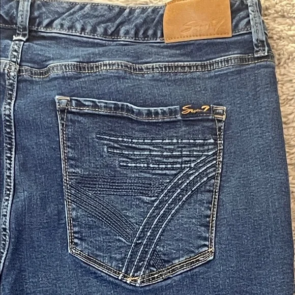 Women's Blue Wide-Leg Jeans - Picture 8 of 14